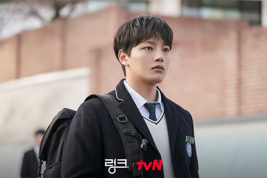 Link：尽情吃，用力爱Link Eat Love Kill(2022)插图1%4K电影下载_3D影视资源_杜比视界迅雷下载