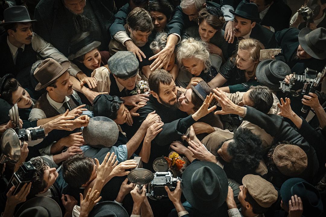 斗争人生L’Abbé Pierre: Une vie de combats(2023)插图2%4K电影下载_3D影视资源_杜比视界迅雷下载