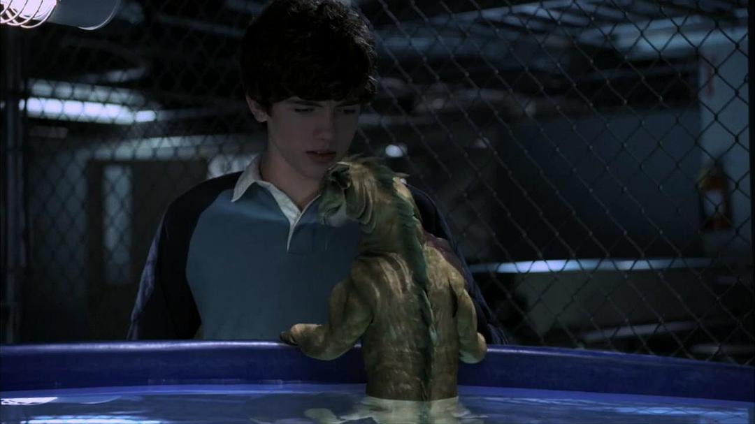 水下之秘Surface(2005)插图2%4K电影下载_3D影视资源_杜比视界迅雷下载