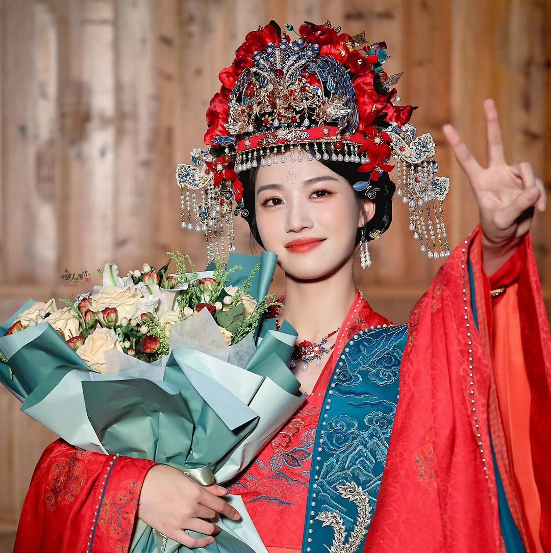 榜上佳婿(2025)插图2%4K电影下载_3D影视资源_杜比视界迅雷下载