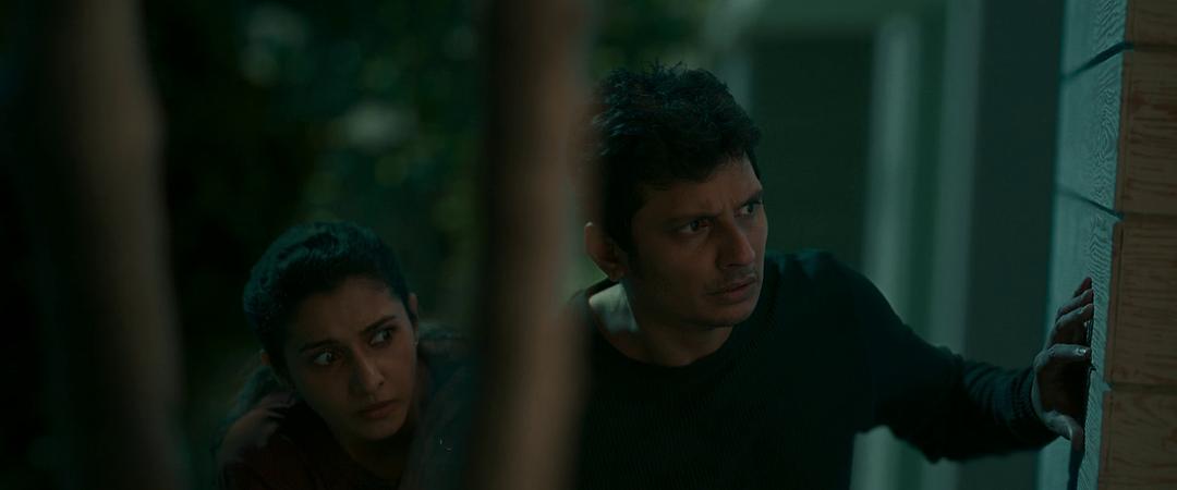平行黑洞Black(2024)插图2%4K电影下载_3D影视资源_杜比视界迅雷下载