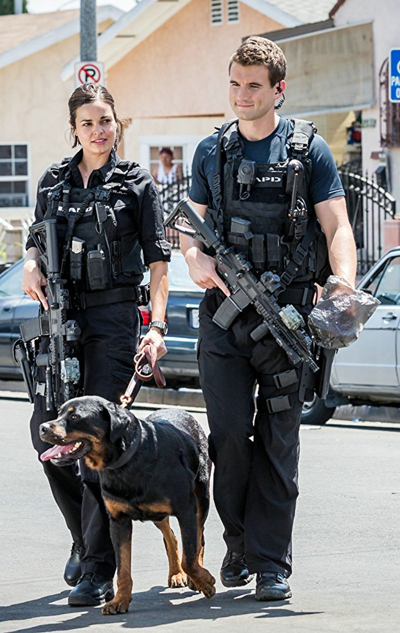 反恐特警组：潜龙突围S.W.A.T.: Under Siege(2017)插图2%4K电影下载_3D影视资源_杜比视界迅雷下载