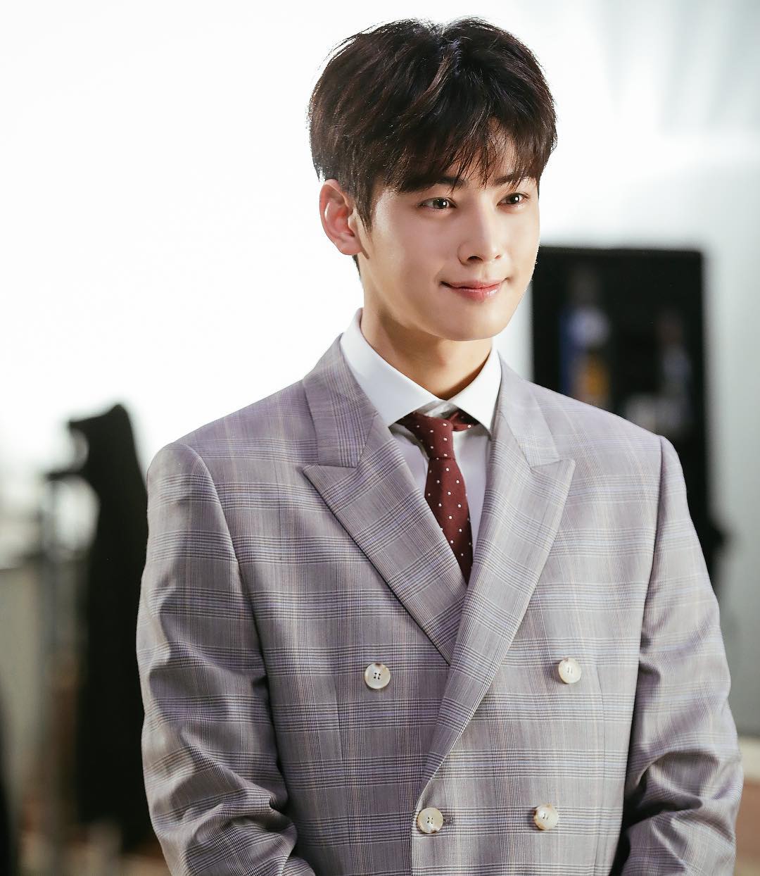 顶级经纪人Top Management(2018)插图1%4K电影下载_3D影视资源_杜比视界迅雷下载