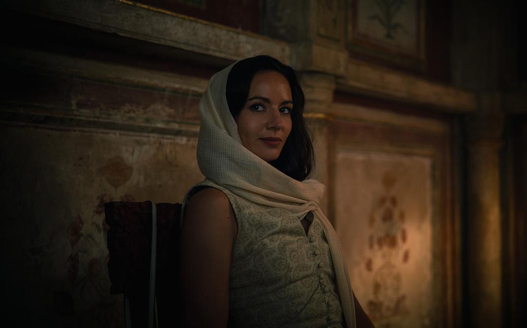 项塔兰Shantaram(2022)插图2%4K电影下载_3D影视资源_杜比视界迅雷下载