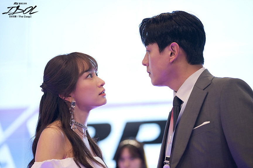 偶像：The CoupIDOL ：The Coup(2021)插图2%4K电影下载_3D影视资源_杜比视界迅雷下载