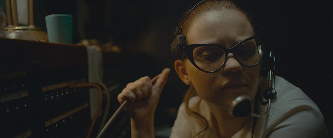 浩瀚的夜晚The Vast of Night(2019)插图2%4K电影下载_3D影视资源_杜比视界迅雷下载