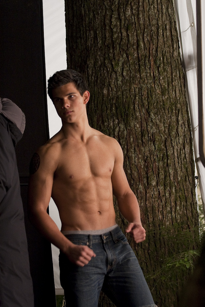 暮光之城2：新月The Twilight Saga: New Moon(2009)插图2%4K电影下载_3D影视资源_杜比视界迅雷下载