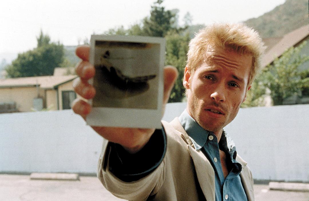 记忆碎片Memento(2000)插图2%4K电影下载_3D影视资源_杜比视界迅雷下载