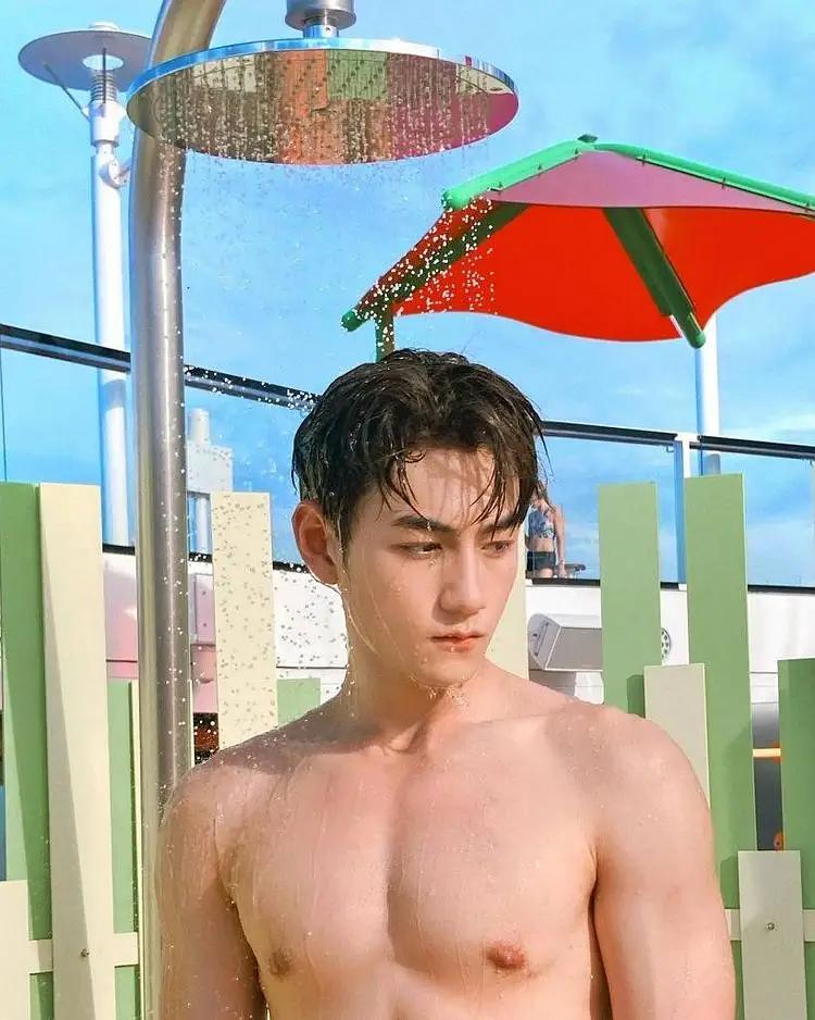 I SWIM(2022)插图1%4K电影下载_3D影视资源_杜比视界迅雷下载