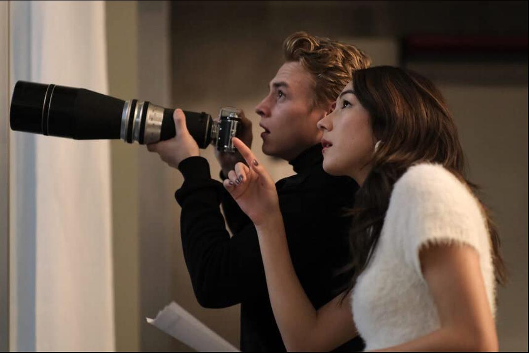 偷窥者The Voyeurs(2021)插图1%4K电影下载_3D影视资源_杜比视界迅雷下载