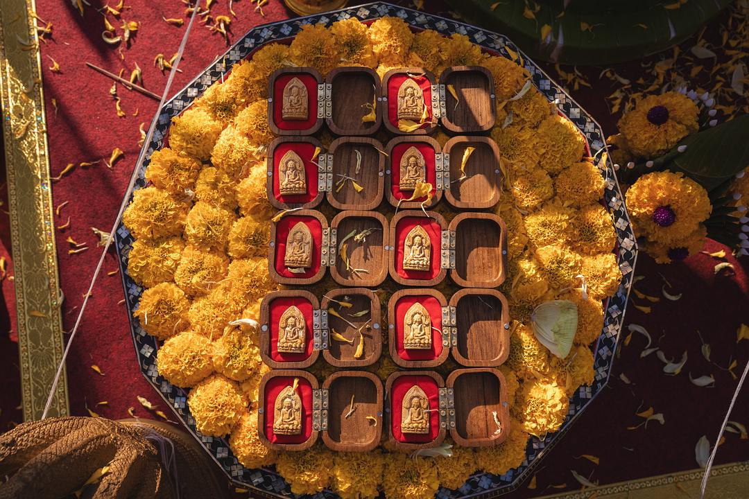 绝庙骗局Sathu(2024)插图2%4K电影下载_3D影视资源_杜比视界迅雷下载